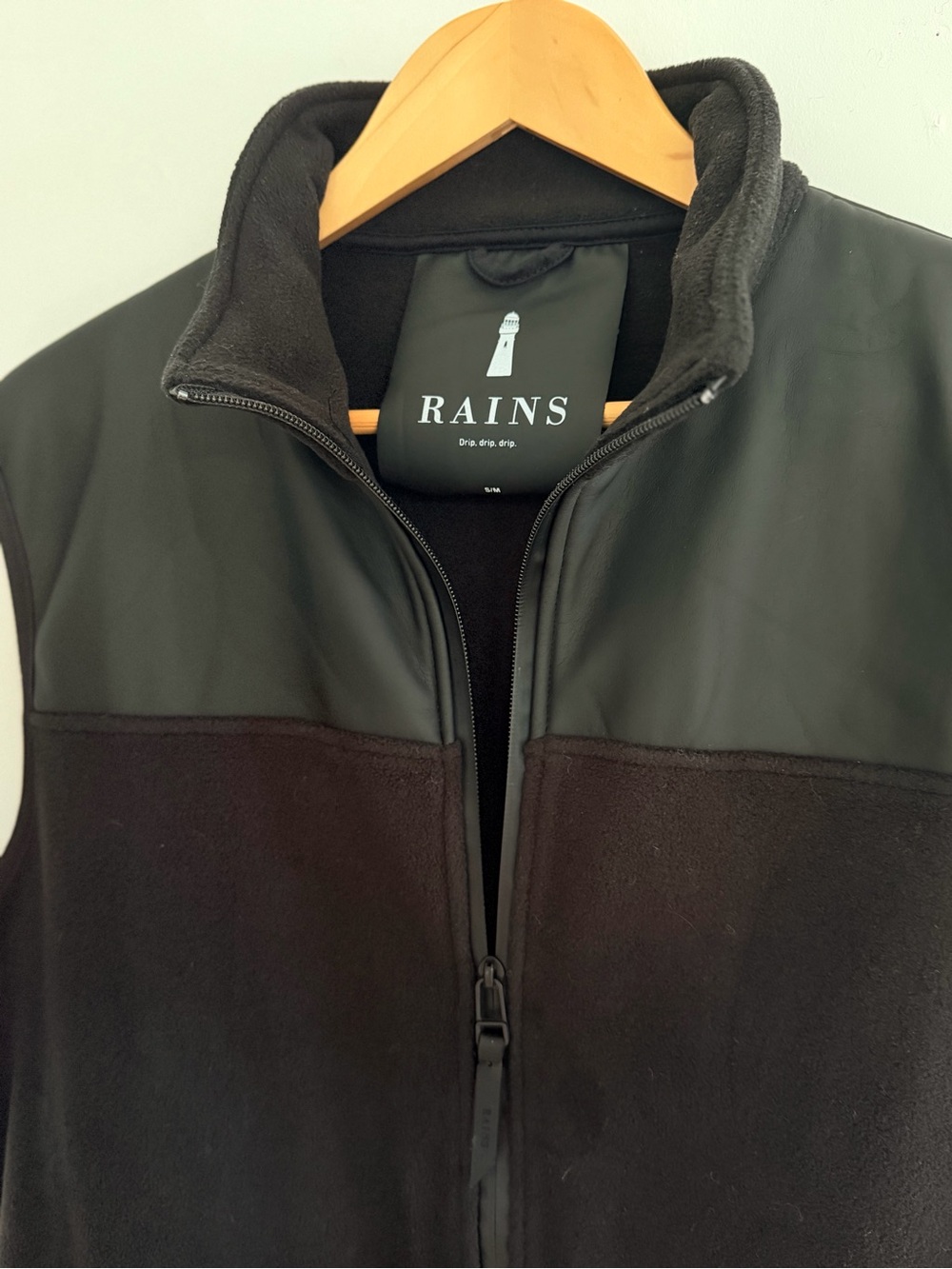NEW Rains Black Men's Fleece & Shell Zip Vest